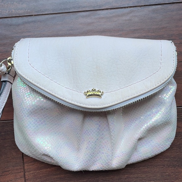 NWOT JUICY PINK IRIDESCENT WRISTLET - Picture 2 of 7